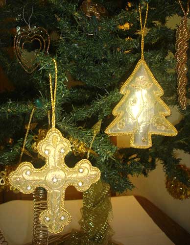 Decorative-Zari-Ornaments-and-Hangings